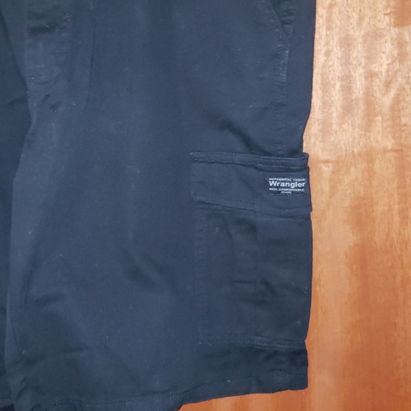 WRANGLE CARGO SHORTS - Picture 2 of 5